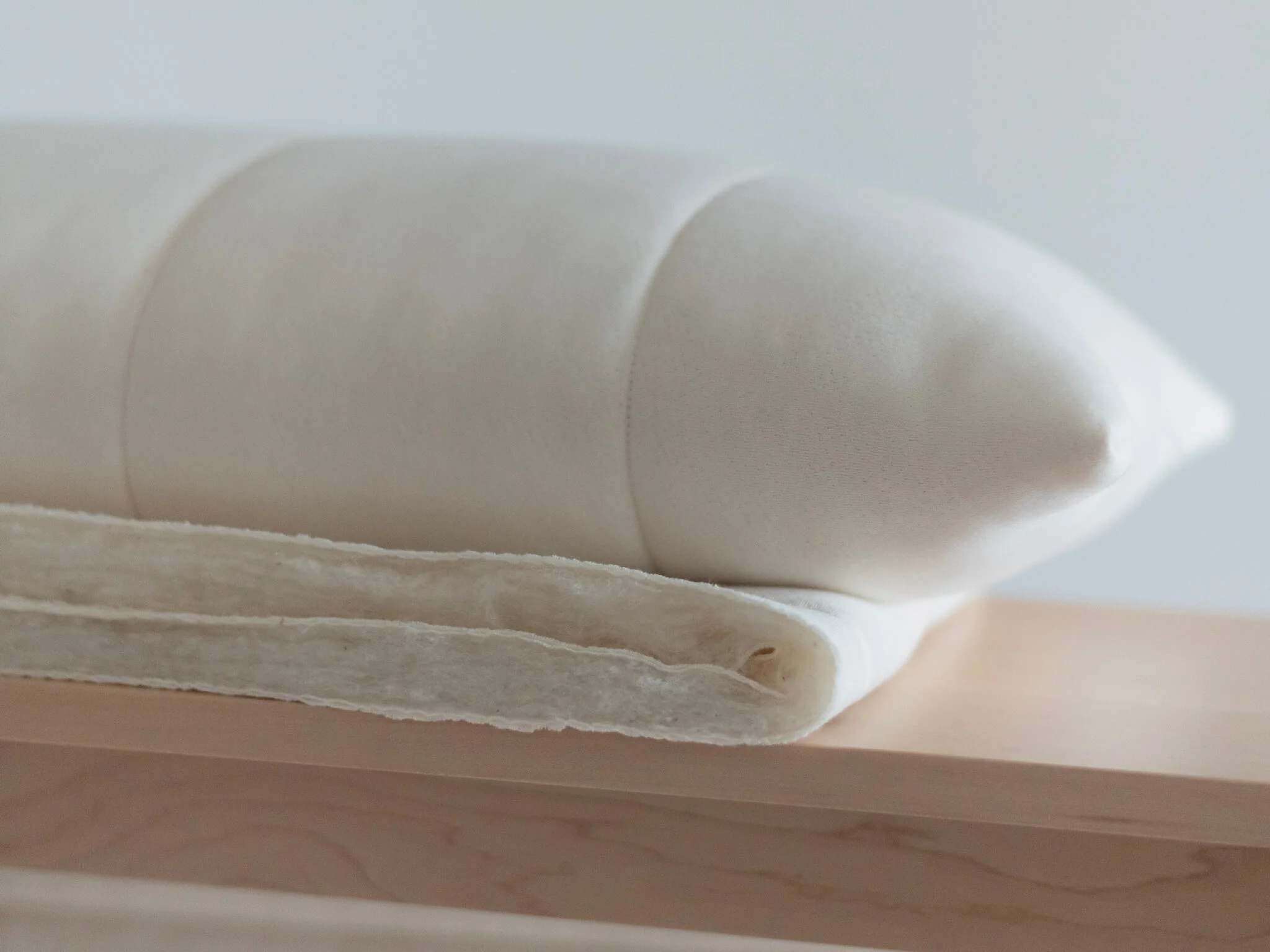 Deluxe Organic Wool and Latex Pillow - Image 3